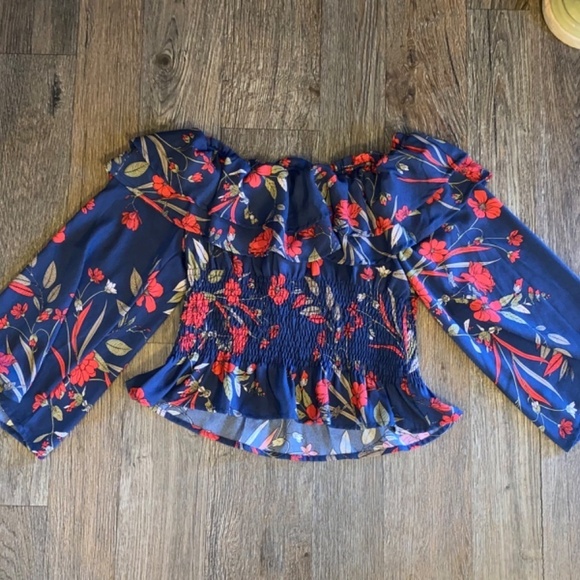 Chelsea and Violet size large off shoulder blouse beautiful - Picture 2 of 5